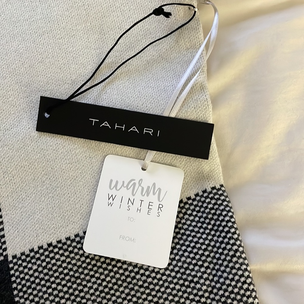 Top - Picture 3 of 3